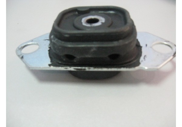 Подушка двигуна ліва Renault 1.2, 1.6, 2.0 16V, 1.4, 2.0, 1.5, 1.9 dci, 8200168073, 8200352861
